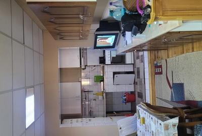 Apartament cu 4 camere decomandat în Petrila - 3