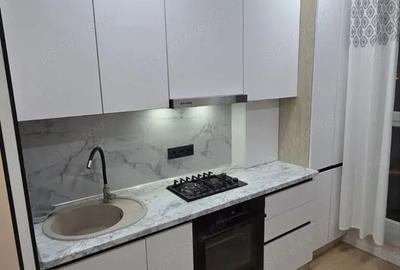 Garsonieră decomandată în Central