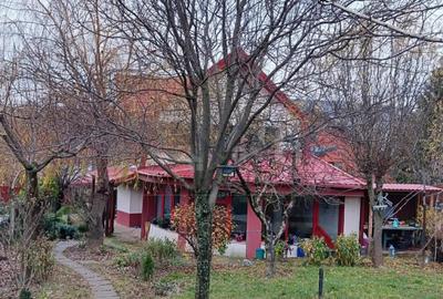 Casă cu 5 camere în Bârnova