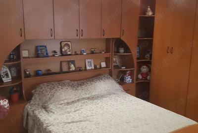 Casă cu 4 camere în Roman - 1