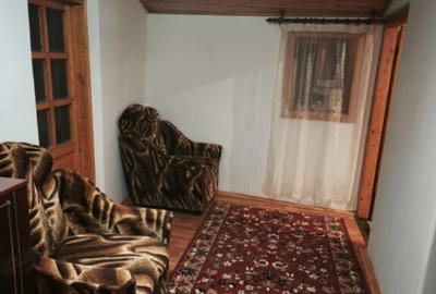 Casa de vanzare, cu 3 camere, 80 mp, 900 mp teren, Siret - 7