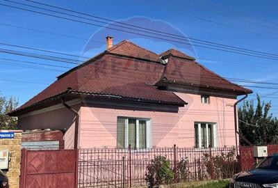 Casa cu potential, in inima Turzii - Micro 1, Str. Primaverii - 1