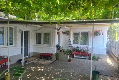 Casă cu 3 camere cu Teren 375 Mp în Central-Piață - 1