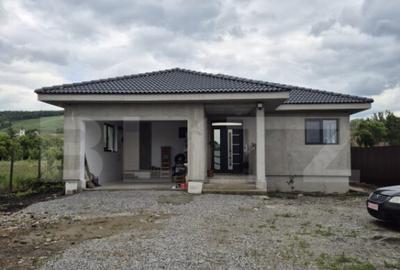 Casa noua cu 4 camere de vanzare in Ernei, 14 ari teren! - 12
