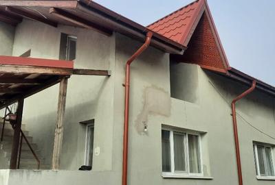 Casă cu 3 camere cu Teren 5000 Mp în Suseni - 1