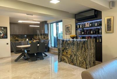 Penthouse cu 3 camere decomandat în Nufărul - 1