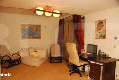 Casă cu 4 camere în Central