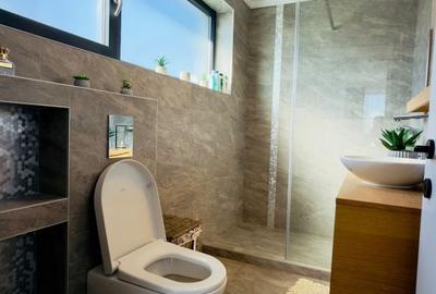 Casă individuală cu 4 camere cu Canalizare în Odăi - 27