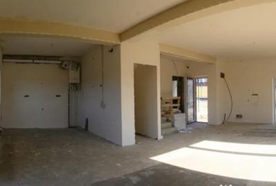 Casă cu 4 camere cu Teren 235 Mp în Central - 11