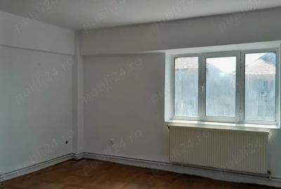 Vand apartament 2 camera + terasa , Tandarei - 1