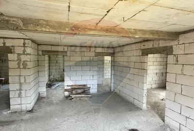 Casă cu 7 camere cu Teren 1014 Mp în Săliște - 3