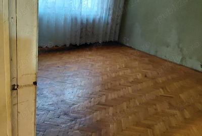 Apartament cu 3 camere decomandat în Traian - 1