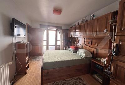 Casă cu 5 camere cu Teren 2300 Mp în Aninoasa - 8