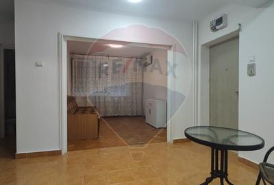 De inchiriat apartament 3 camere tip C Splaiul Crisanei etaj 1 De inchiriat apartament 3 camere tip C Splaiul Crisanei etaj 1 - 5