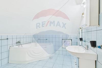 Casă individuală cu 6 camere cu Teren 252 Mp în Est - 19