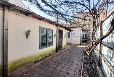 Vanzare casa renovata 2 camere, baie bucatarie 100 mp teren proprietate Domenii - 3
