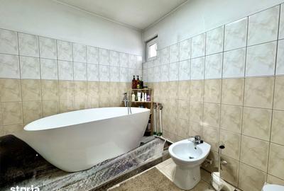 Casă cu 8 camere cu Canalizare în Bartolomeu - 9