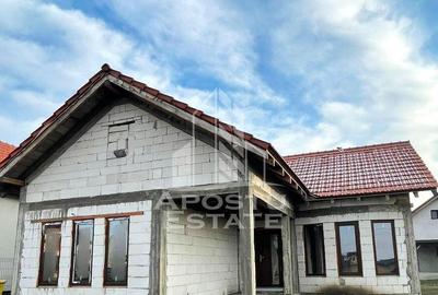Casă cu 3 camere cu Teren 250 Mp în Curtici