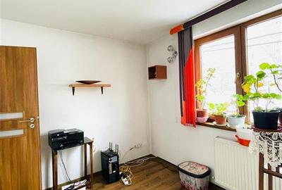 Casă individuală cu 4 camere cu Canalizare în Central - 16