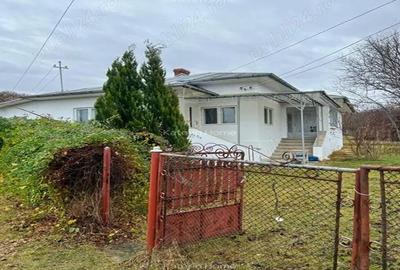 Casă cu Teren 1000 Mp în Posești - 1