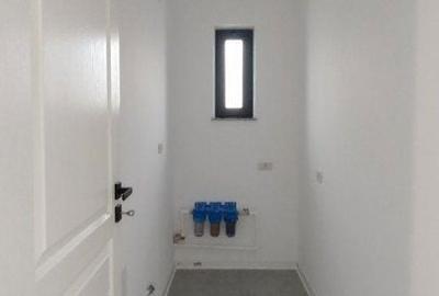 Casă cu 3 camere în Est - 6