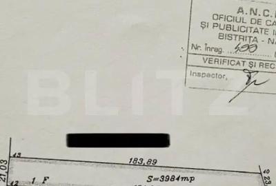 Teren de 4000 mp, în Unirea