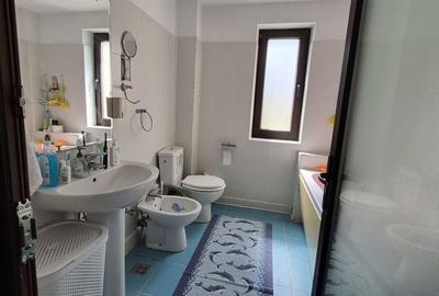 Apartament cu 2 camere decomandat în Rovine - 2