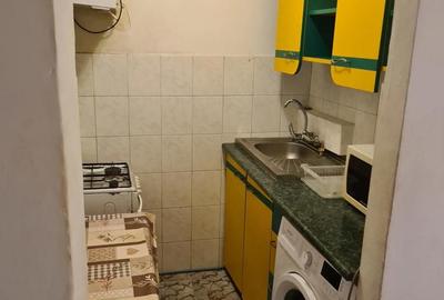 Garsonieră decomandată în CET - 1