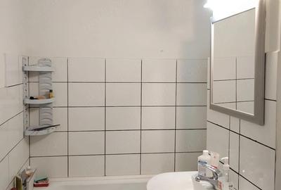 Garsonieră decomandată în UTA
