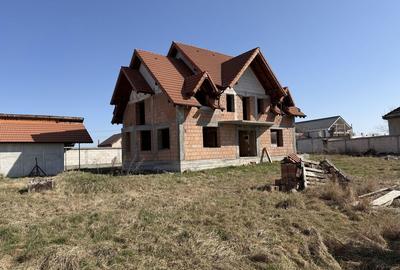 Casă cu 4 camere în Central - 7