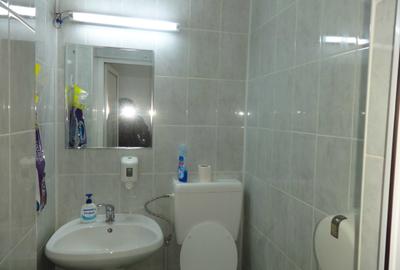 Spațiu comercial, de 184 mp, în Central - 3