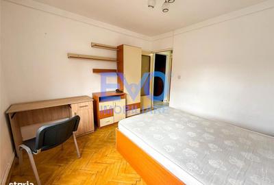 Apartament cu 3 camere decomandat în Nicolina