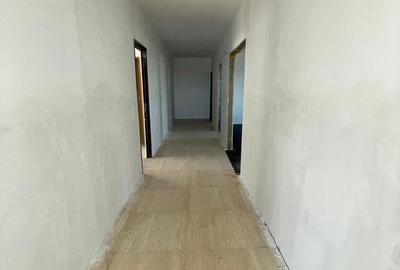 Spațiu comercial, de 2,880 mp, în Central - 6