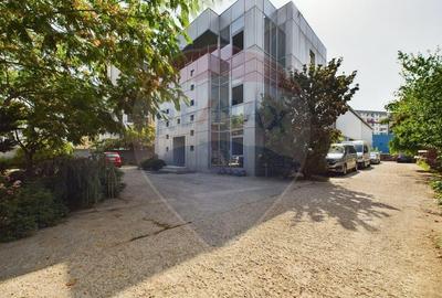 Spațiu comercial, de 291 mp, în Apărătorii Patriei