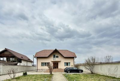Casă cu 4 camere în Dângești - 5