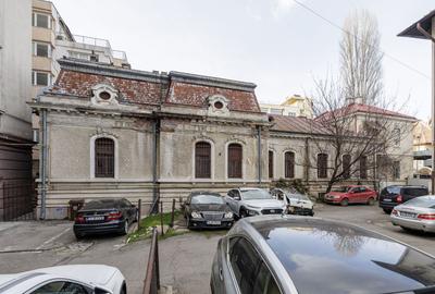 Spațiu comercial, de 580 mp, în P-ța Romană