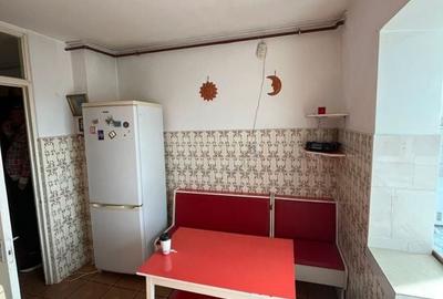 Apartament 3 camere decomandat Poarta 6 - 7