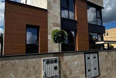 Apartament cu 3 camere semidecomandat în Andrei Mureșanu