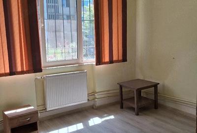 Apartament cu 2 camere semidecomandat în Central - 1