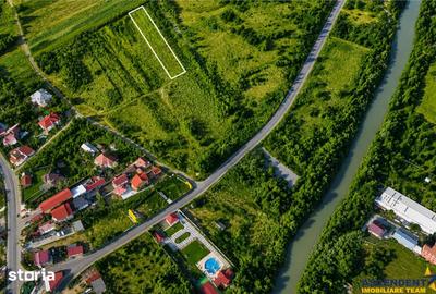 Teren de 2500 mp, în Central