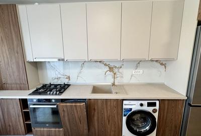 Apartament cu 2 camere semidecomandat, mobilat în Tractorul - 5