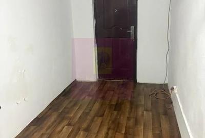 Apartament cu 3 camere semidecomandat în Cotroceni