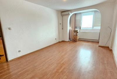 Apartament cu 2 camere decomandat în Roman - 1