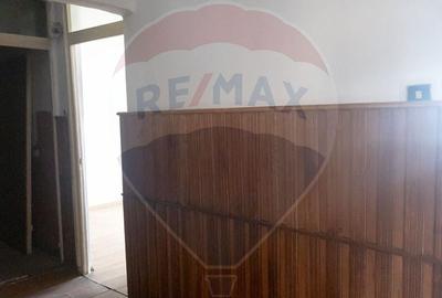 Apartament cu 4 camere decomandat în Central - 8