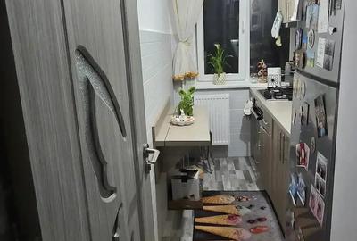Apartament cu 3 camere semidecomandat în Ostroveni - 3