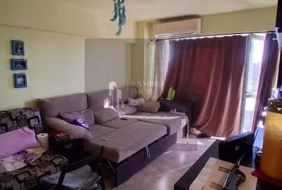 Apartament cu 3 camere semidecomandat în Gorjului