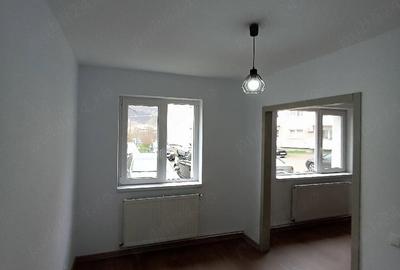 Apartament cu 3 camere nedecomandat în Central