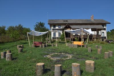 Casă individuală cu 5 camere cu Teren 8900 Mp în Dobreni