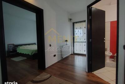 Casă cu 4 camere cu Garaj în Central - 1