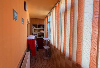 Apartament cu 3 camere decomandat în Central - 1